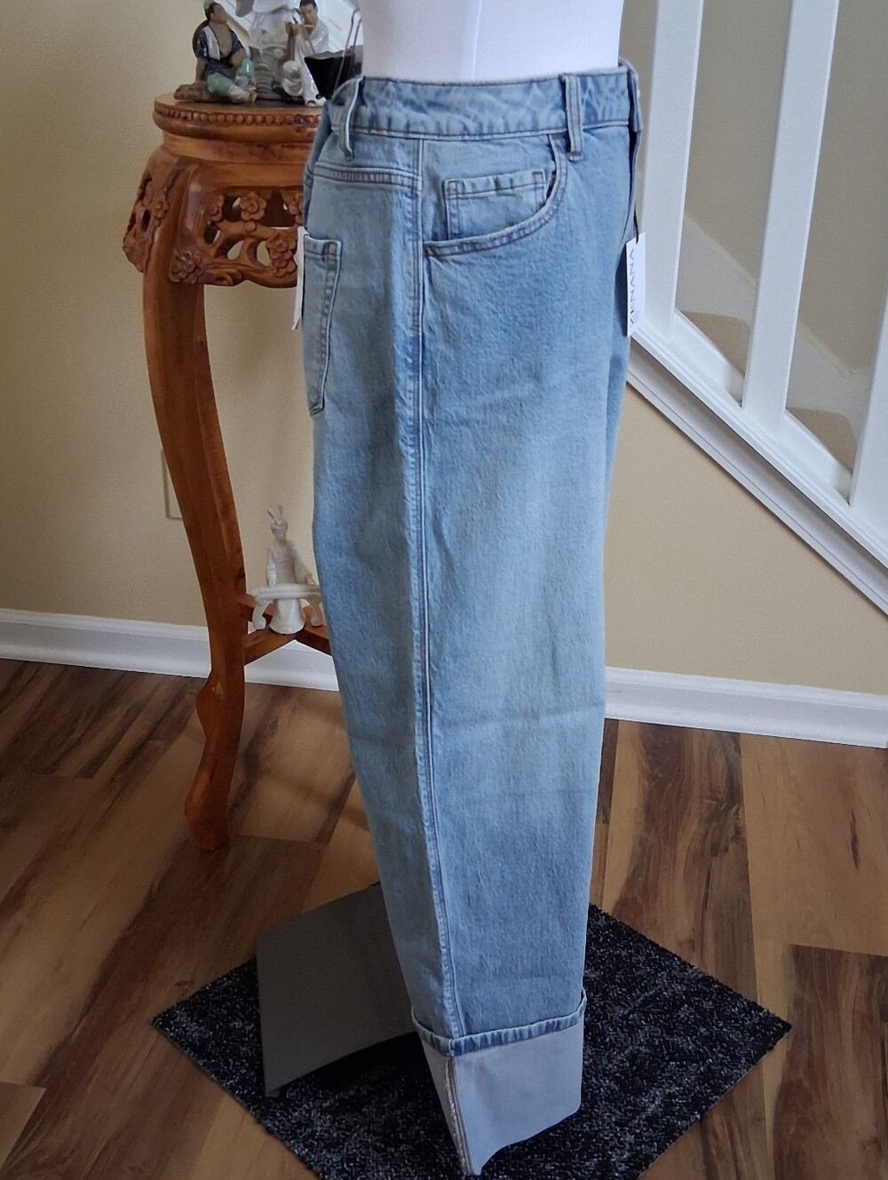 Zenana Outfitters Light Wash Denim High Rise Cuffed Wide Leg Jean Sz 30 NWT - Picture 5 of 11